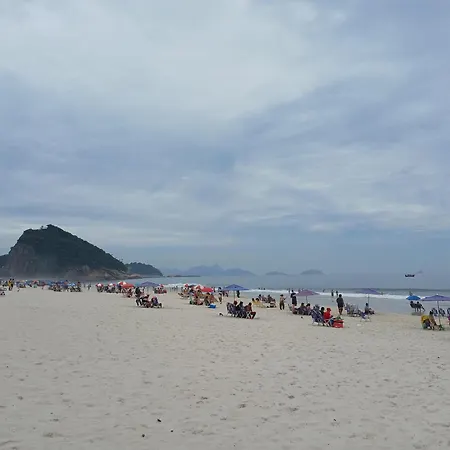 Nice Beachfront Room With Ac In A Shared Apartment-2
