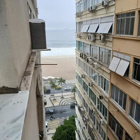 Nice Beachfront Room With Ac In A Shared Apartment-3